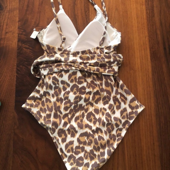 Aerie Leopard full Coverage One Piece Swimsuit size Small NWT - Picture 3 of 5